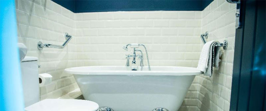 The  Lansdowne Hotel Executive Bathroom
